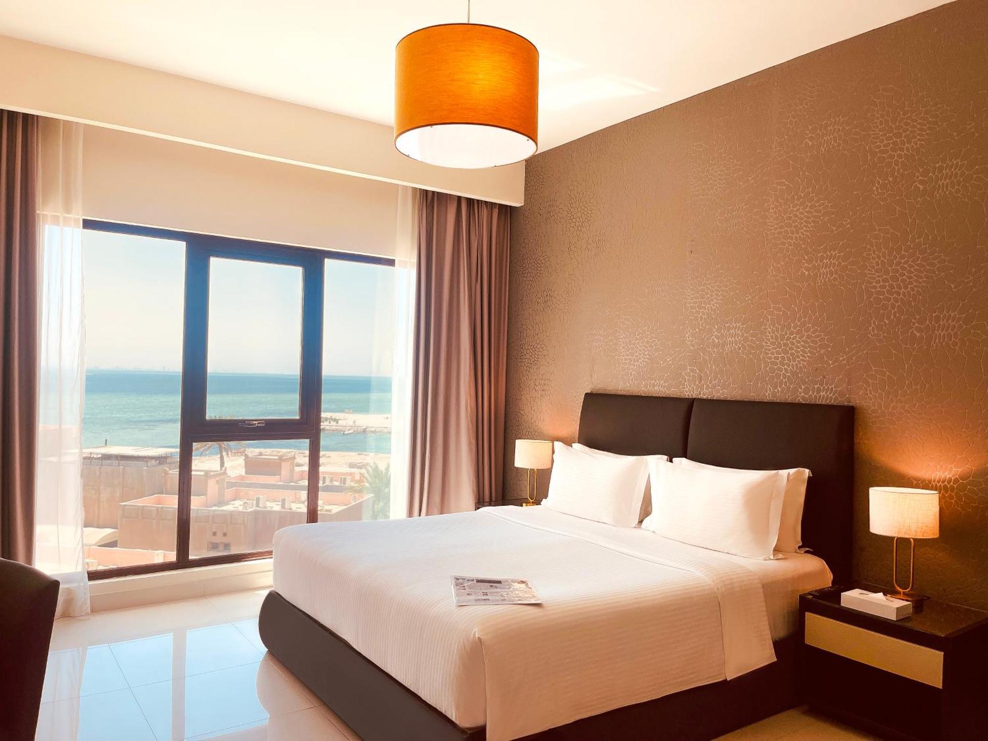Lagoona Beach Luxury Resort And Spa Manama Dış mekan fotoğraf A bedroom at the hotel